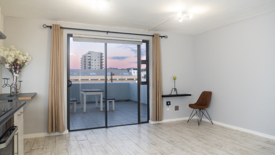 1 Bedroom Property for Sale in Zonnebloem Western Cape